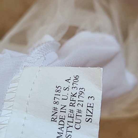 Cute halter dress - Picture 9 of 10